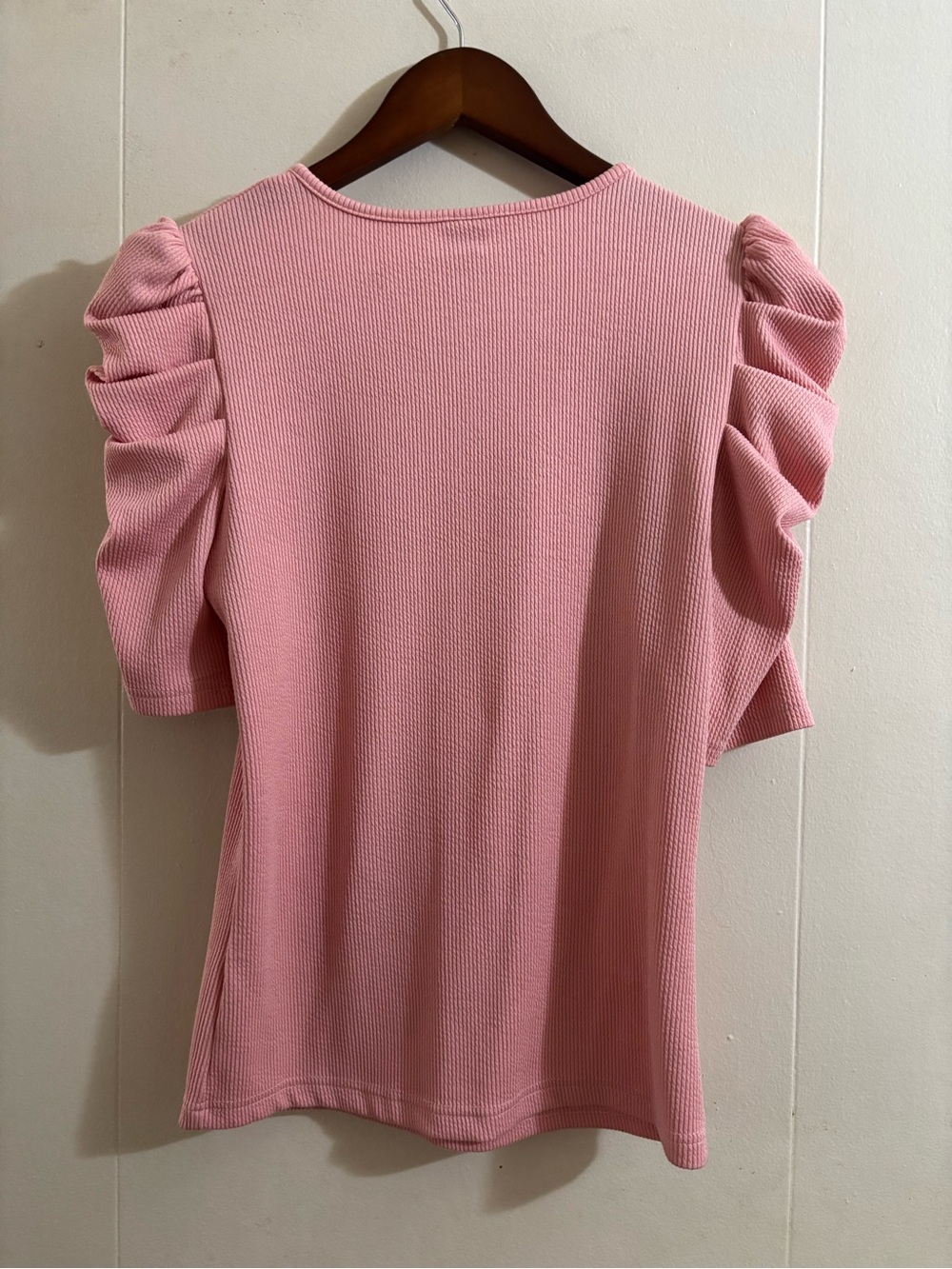 SHUN Pink Puff-Sleeve Short Sleeve Top - Picture 4 of 5